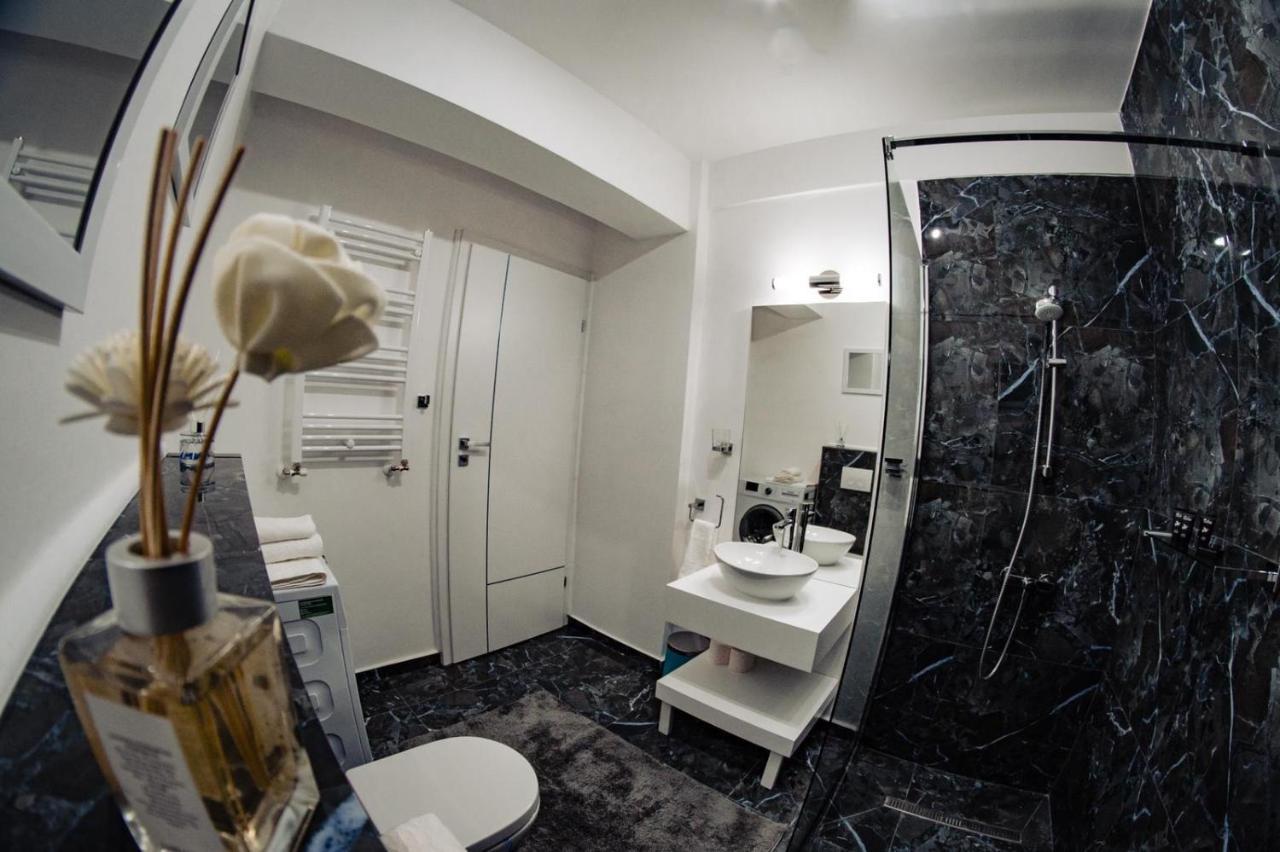 Turcoazlux Apartments Oradea Εξωτερικό φωτογραφία